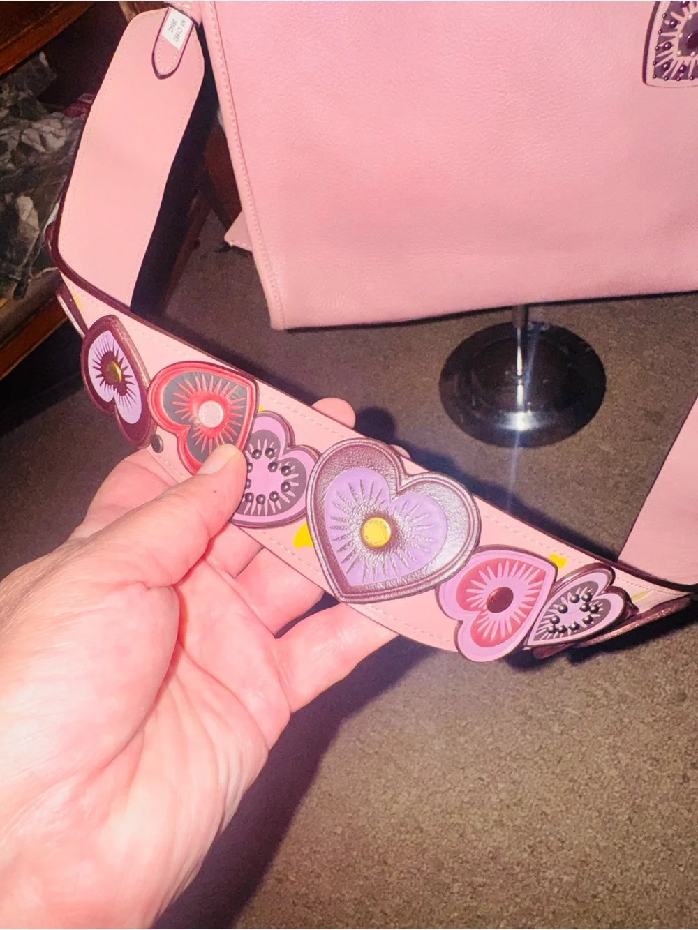 Coach rouge bag,Pink Dusty Rose heart Strap and heart FOB vintage. Rare!
